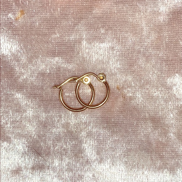 Gold snap back earrings - Picture 1 of 1